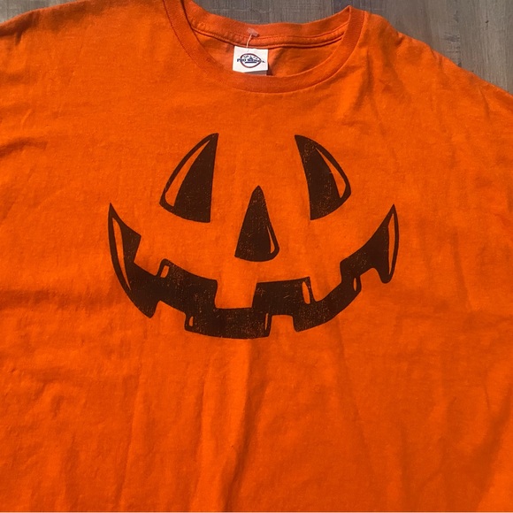 Halloween Pumpkin T-Shirt. Never used - Picture 2 of 3